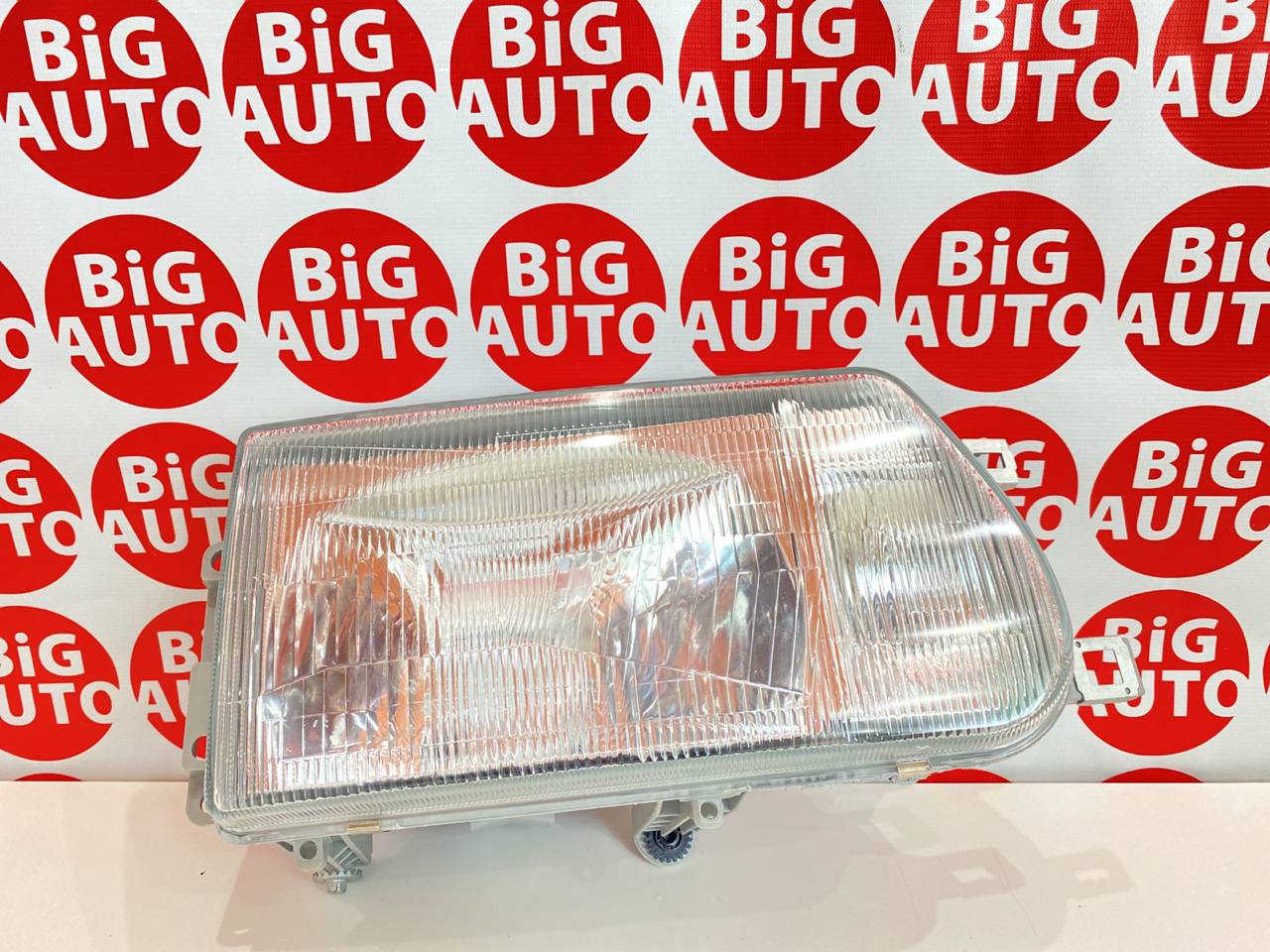 Фара 212-1167R-LD-C Toyota Dyna, ToyoAce, HiAce 95-01