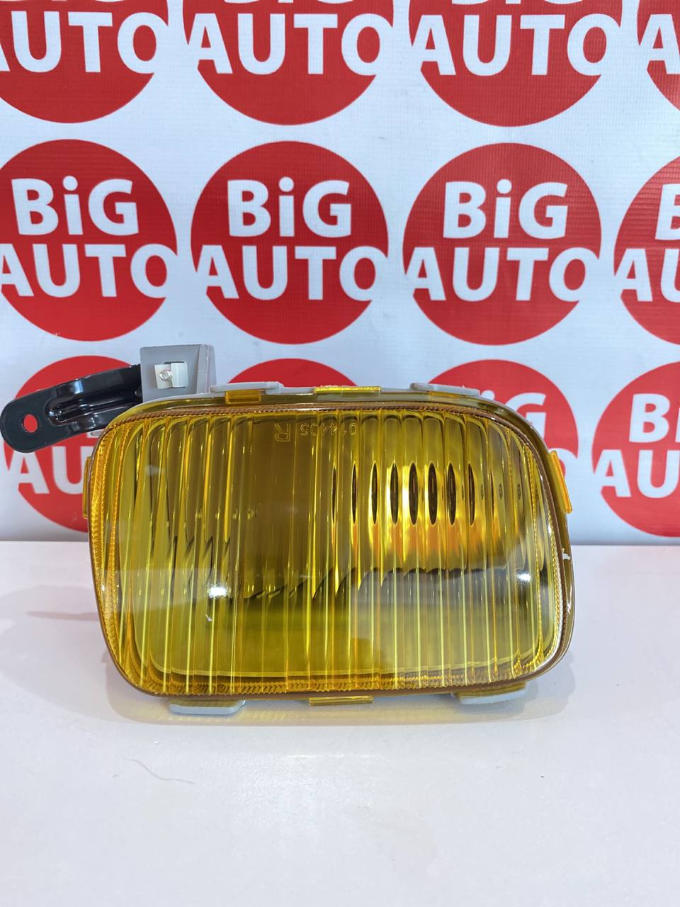 Туманка 212-2021R-U-Y Toyota Dyna, ToyoAce, Dutro 99-12