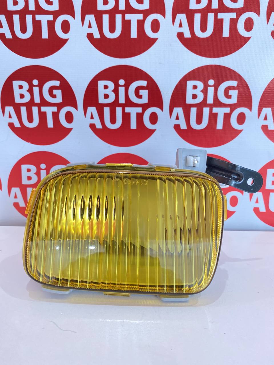 Туманка 212-2021L-U-Y Toyota Dyna, ToyoAce, Dutro 99-12