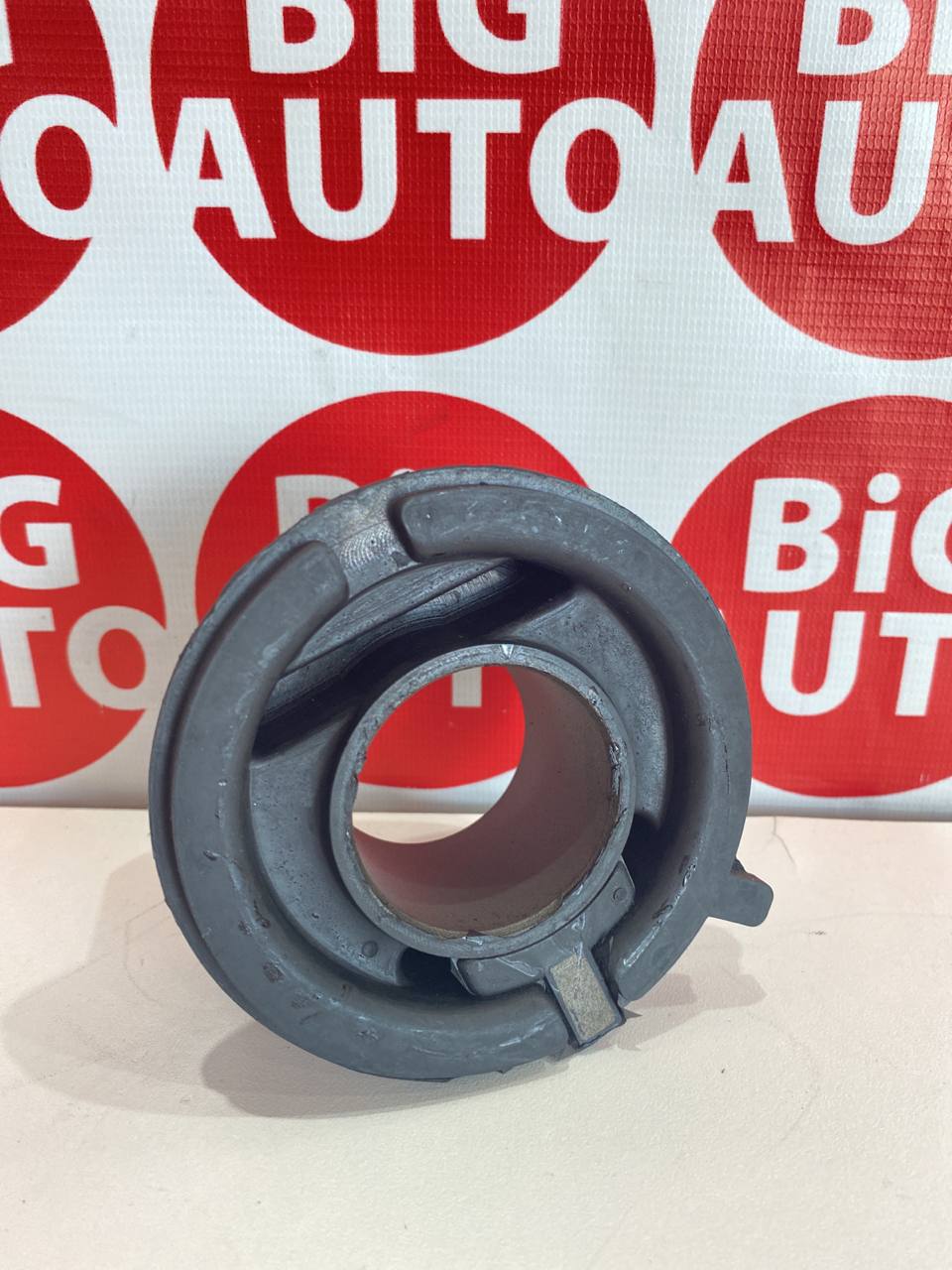 Сайлентблок кабины W023-36-170 Mazda
